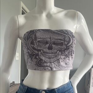 SHEIN Gray Skull Graphic Crop Top